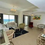 Jasmine Court Beachfront Location ! Hotel