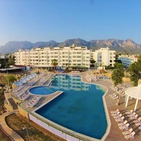 Hotel Jasmine Court Beachfront Location !