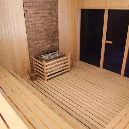 Jasmine Court Beachfront Location ! Hotel