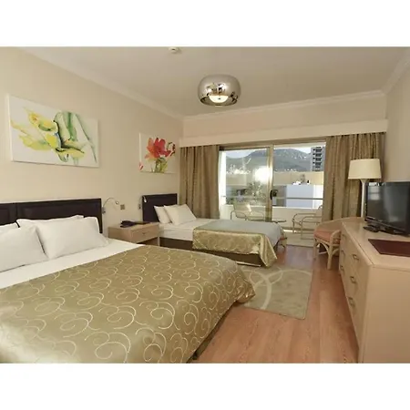 호텔 Jasmine Court Beachfront Location ! 4*