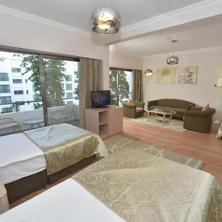Jasmine Court Beachfront Location ! 호텔
