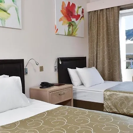 Jasmine Court Beachfront Location ! 호텔