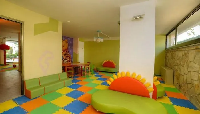 Jasmine Court Beachfront Location ! ホテル 4*