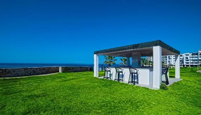 Jasmine Court Beachfront Location ! ホテル