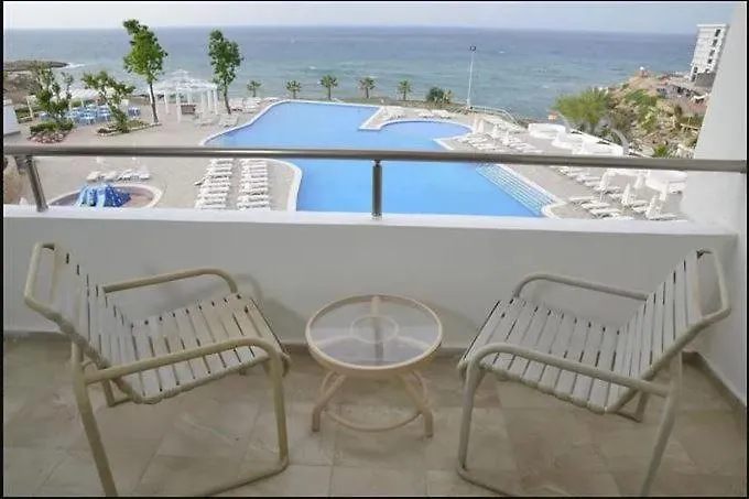 Jasmine Court Beachfront Location ! ホテル