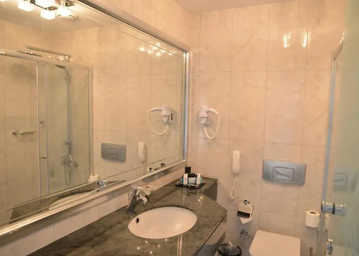 ホテル Jasmine Court Beachfront Location ! 4*