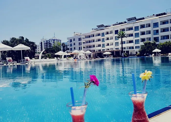 Jasmine Court Beachfront Location ! キレニア