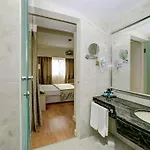 Jasmine Court Beachfront Location ! Otel Girne