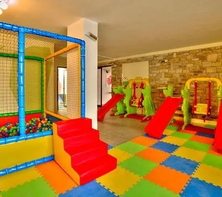 Jasmine Court Beachfront Location ! Kyrenia (Northern Cyprus)